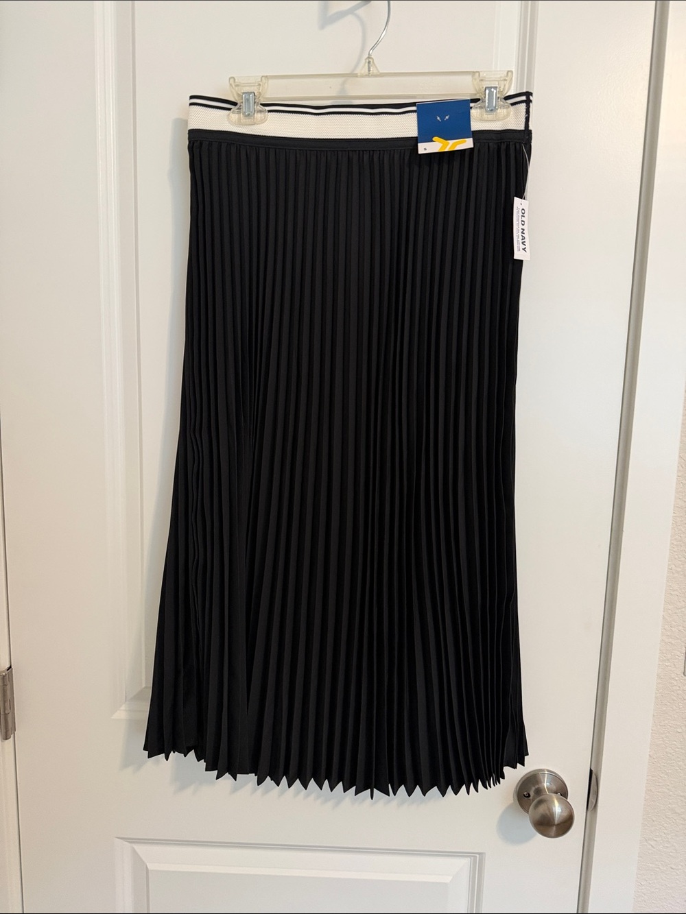 Old Navy Black Pleated Midi Skirt with Cream Stripe Waistband